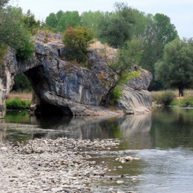 По река Вит