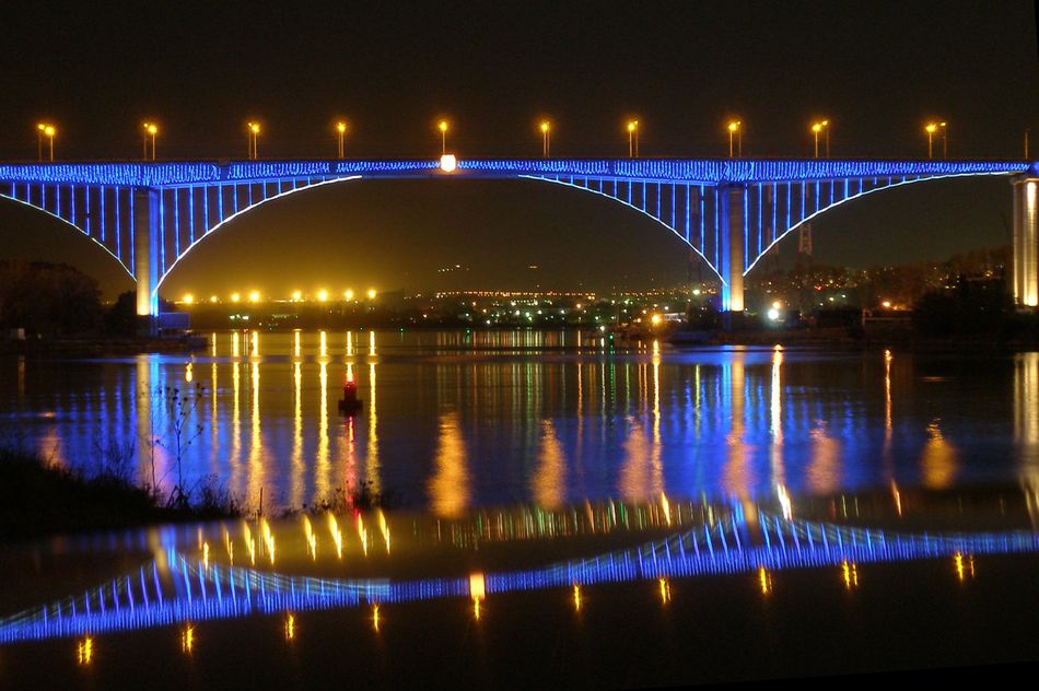 Варна през нощта