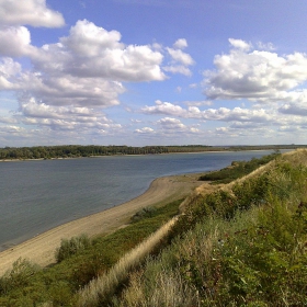 Реката