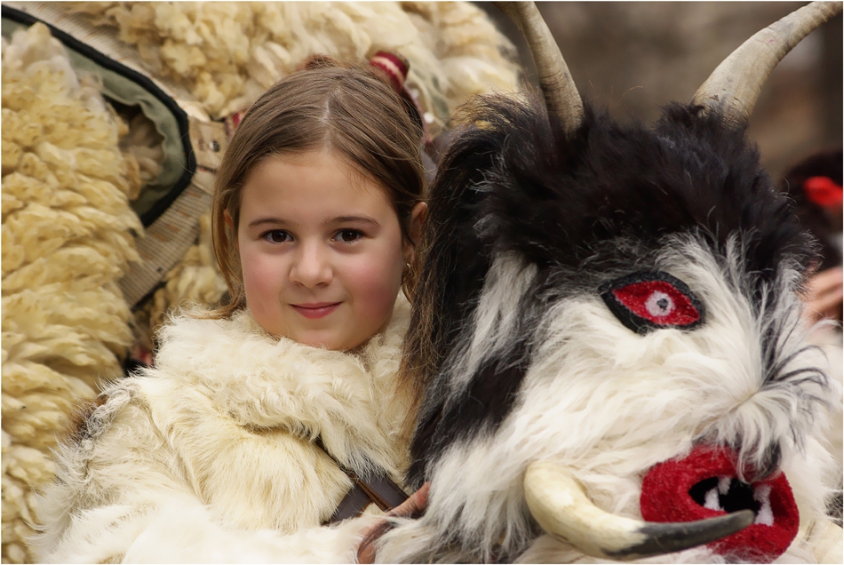 Сурва 2009 - гр. Перник 1