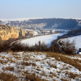 замръзналата река