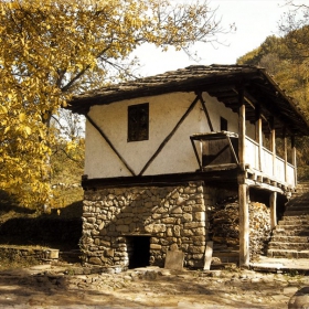 Етъра