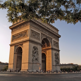  Arc de Triomphe