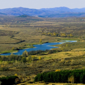 Между Тракия и Средна гора