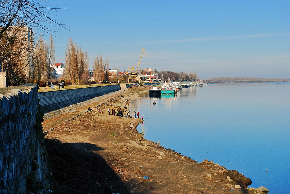 Край реката