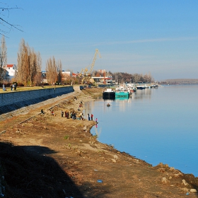 Край реката
