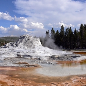 Castle geyser