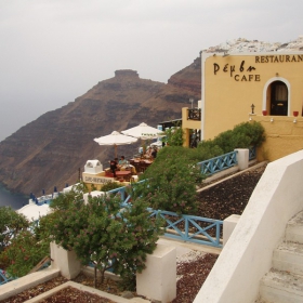 Santorini - cosy cafe