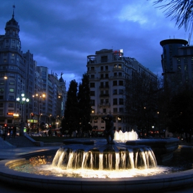 Plaza de Espana в Мадрид привечер