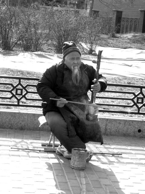 Обикновен човек, в една необикновена земя