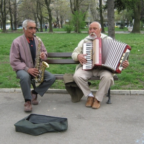 Жени, има много красиви по света...