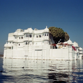 Prikazka nasred voda,Udaipur,India