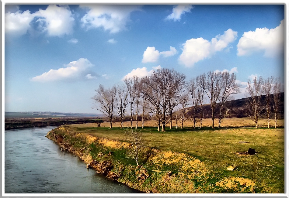 Там край реката