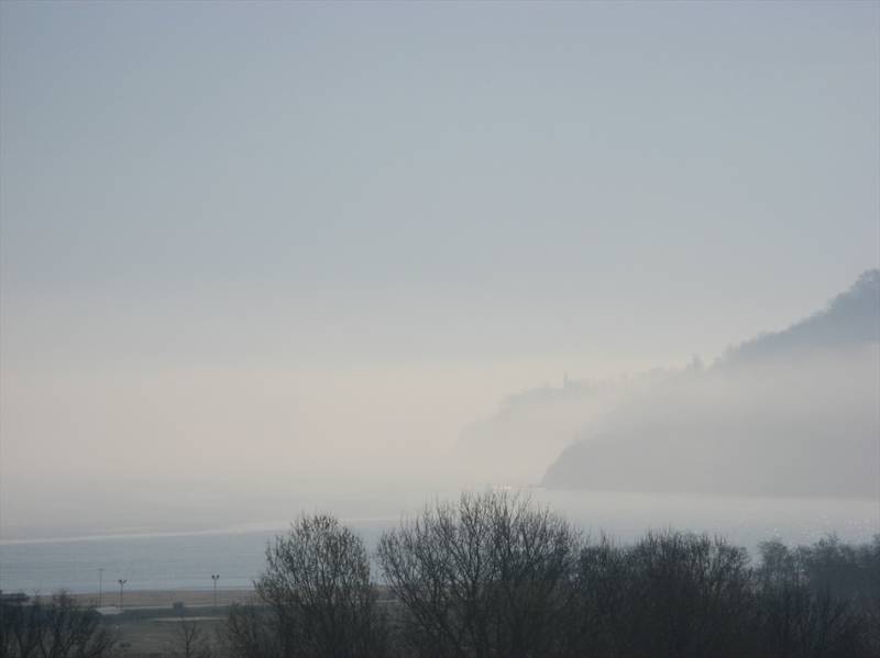 море в мъгла