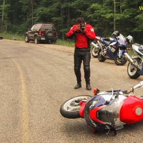 Случки с фотографи от www.motozona.eu