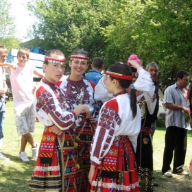 Кюстендилски девойки