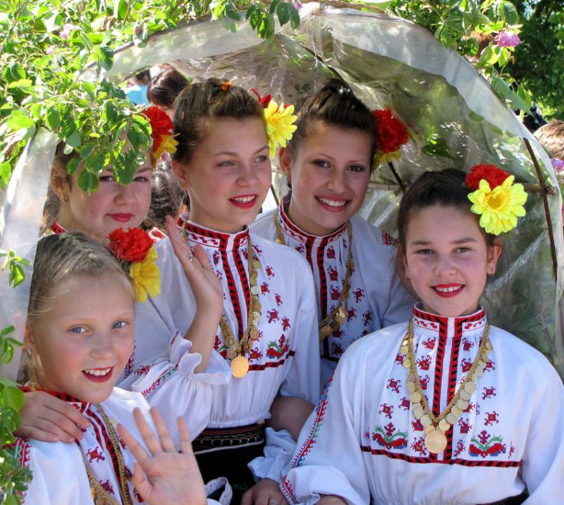 Цветно