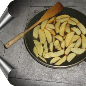 Магическата печка на баба , дето прави вкусни ястия