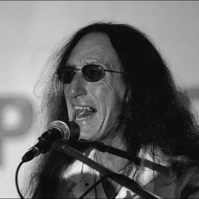 Ken Hensley ...