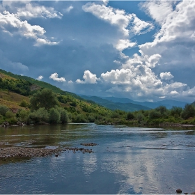 Реката