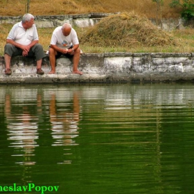 Сладка раздумка край езерото