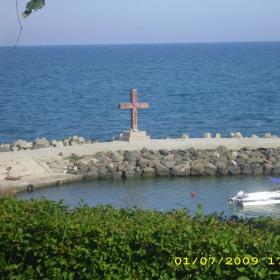 кръст в морето