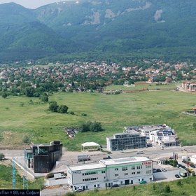 Въздушна снимка над авто и мотобазата на Пансервиз Ауто