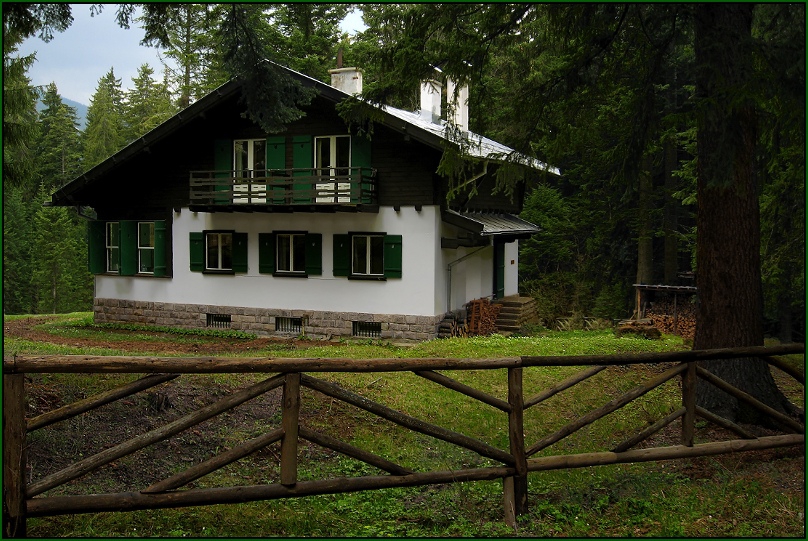 Къщичка в гората