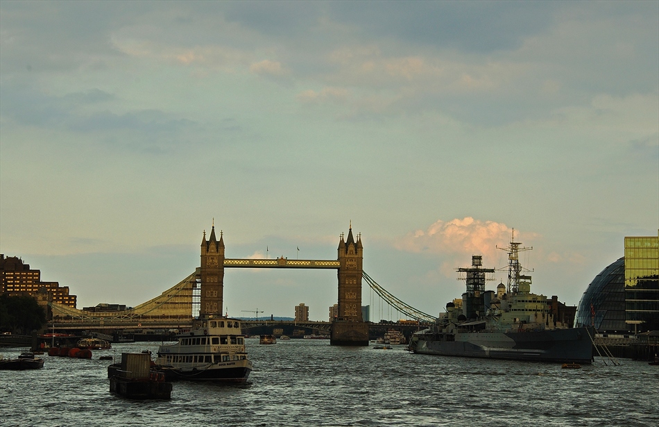 Tower Bridge по залез (2)