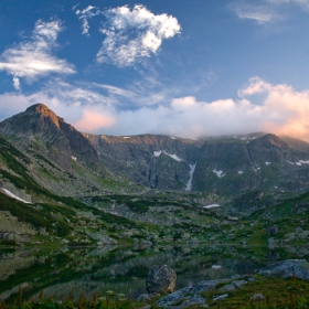Озарен от залеза