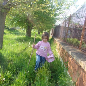 Сали н а село, при прабаба си:)
