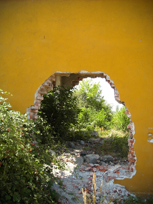 Hole