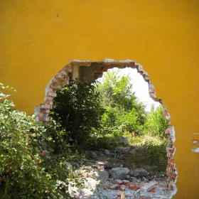 Hole