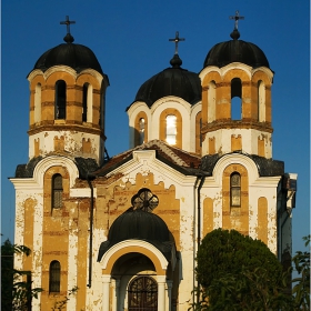 Църквата в с. Дойренци