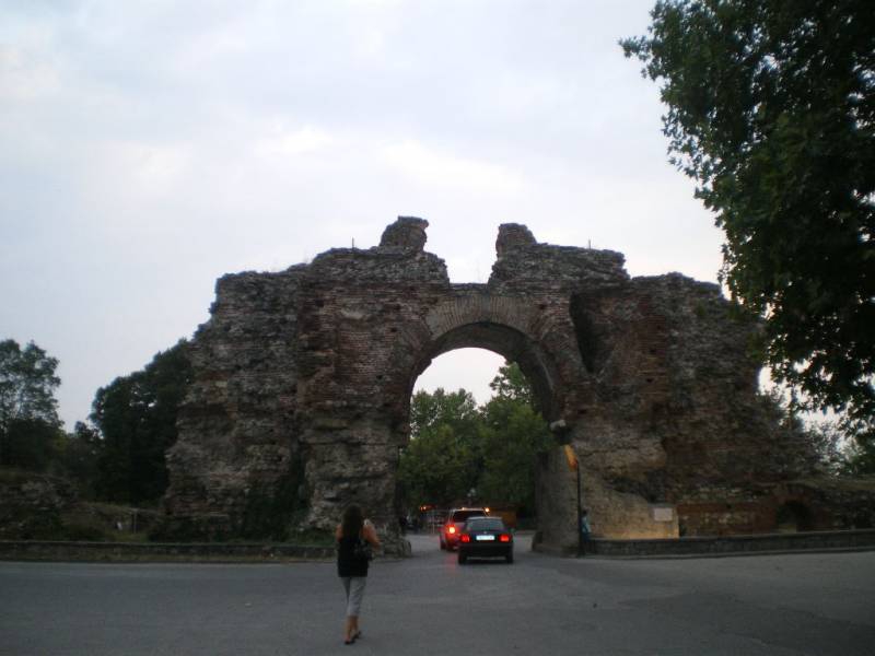 Хисар, южната порта 