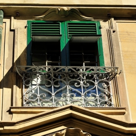 Детайли в Genova