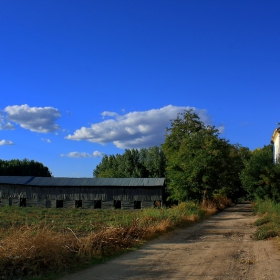 Край старият път  -  Por el camino viejo