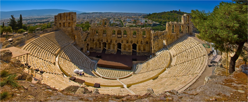 Odeon of Herod Atticus - построен 160 AD от Herod Atticus - римският губернатор на Гърция, в памет на съпругата си Regilla  (5000 места)