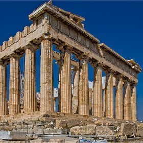 The Parthenon е посветен на богинята Атина и се счита за най-доброто постижение на Дорийския стил. Храмът е дело на архитектите Iktinos и Kallikrates, както и на скулптура Phidias. Изграждането му започва 447 BC и завършва 438 BC, а декорацията 432 BC.