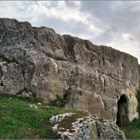 Скалната черква край с. Маточина