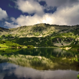 Смрадливото езеро