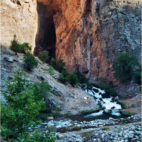 Бистрата и мътната вода