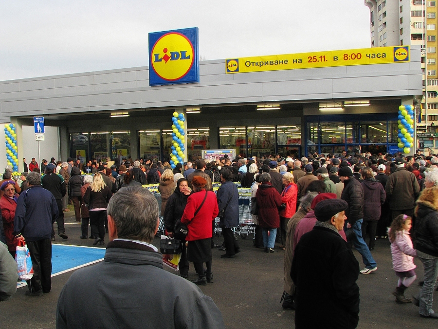 LIDL забравили да уточнят, че на входа човеци ще броят :)