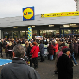 LIDL забравили да уточнят, че на входа човеци ще броят :)