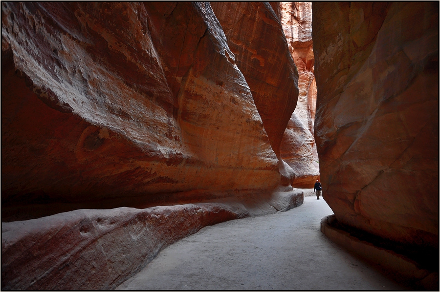 Siq canyon