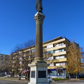 Паметника Майка България в Севлиево,дело на Арнолдо Цоки