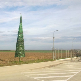 коледна елха от пластмасови бутилки