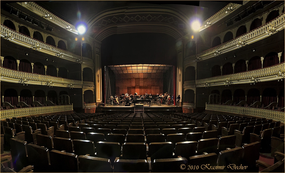 Големият Театър Фая, Кадис, Испания  -  Gran Teatro Falla. Cádiz, España