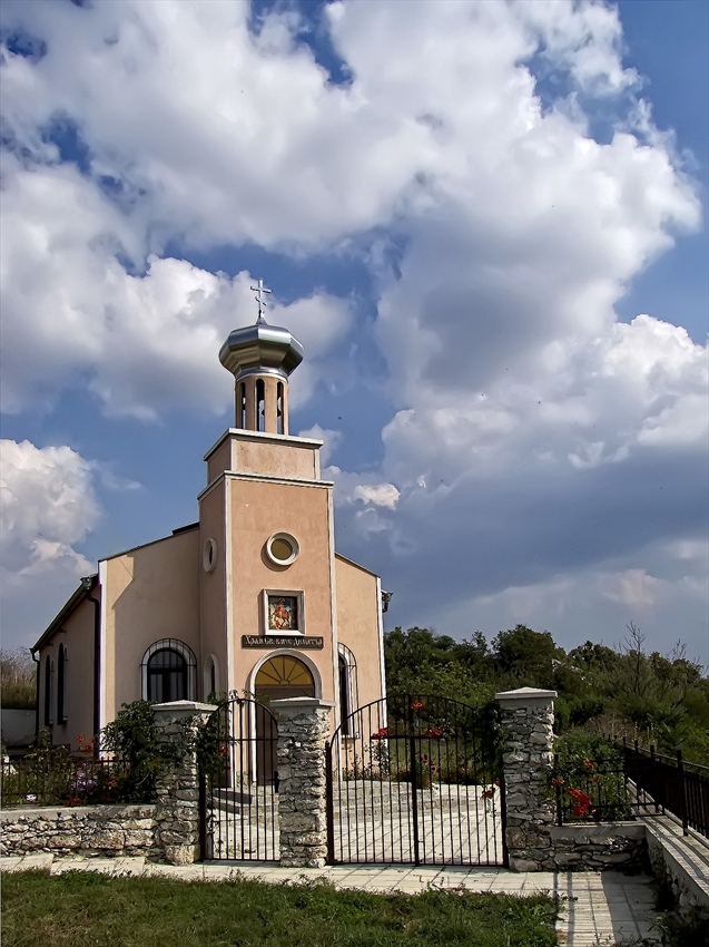 ...храм 