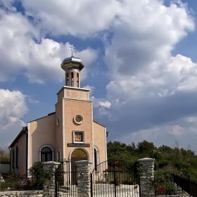 ...храм 